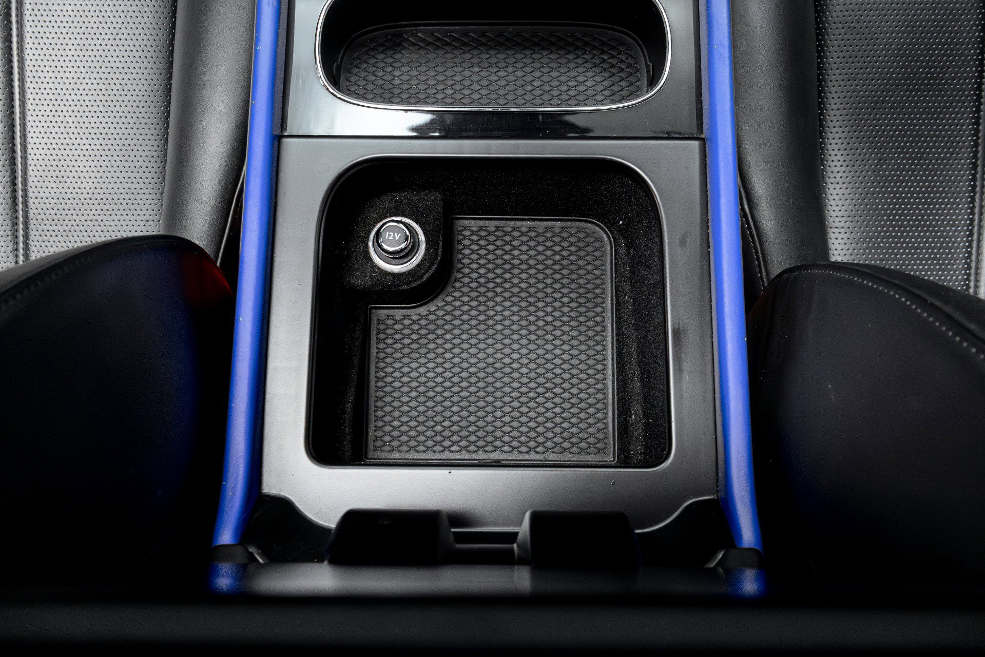 Used 2020 Bentley Bentayga Design Series image 30