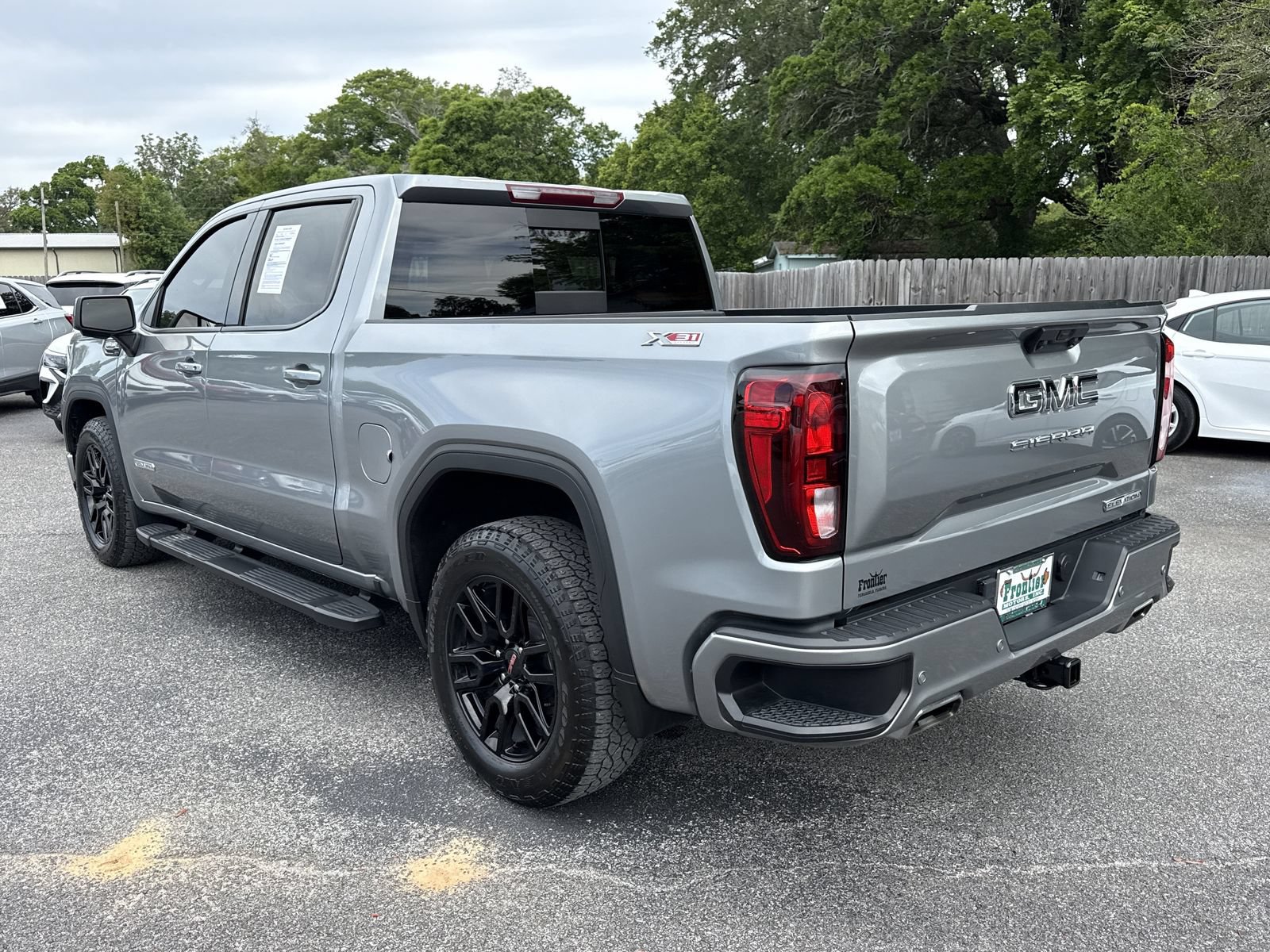 Used 2024 GMC Sierra 1500 Elevation w/ Elevation Premium Package AWD/4WD image 3