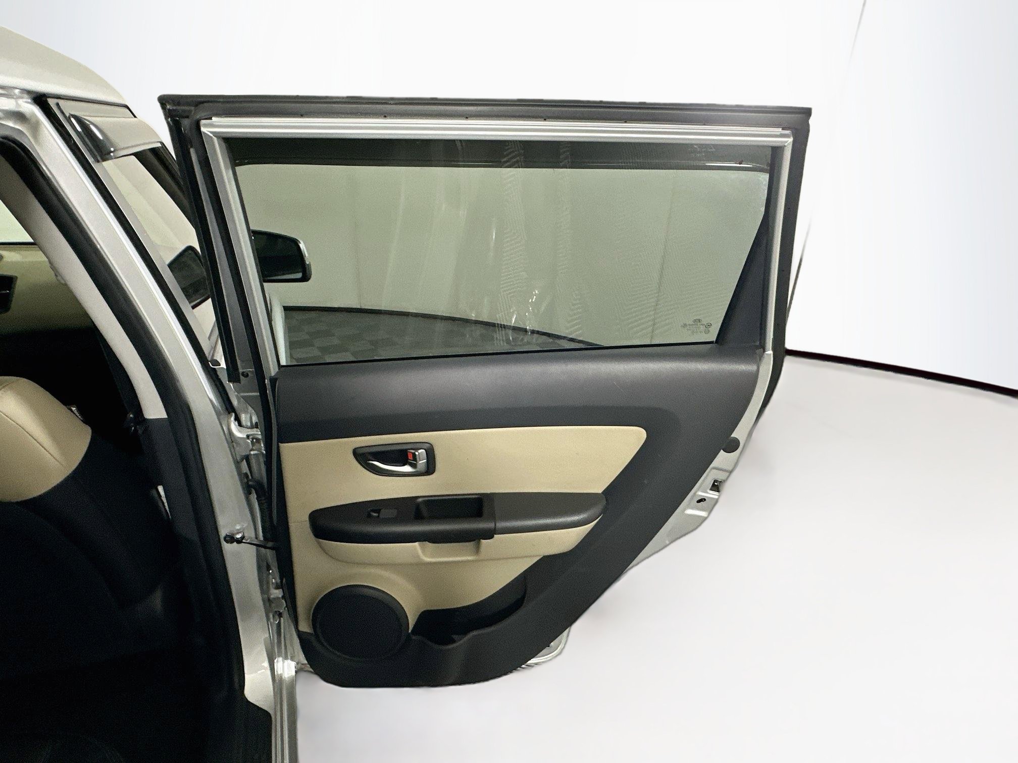 Used 2013 Kia Soul ! w/ Premium Pkg FWD image 29