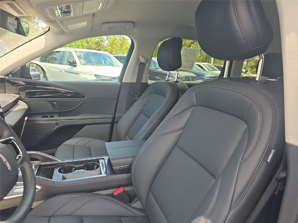 New 2026 Lincoln Nautilus Premier AWD/4WD image 13