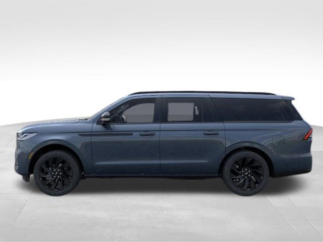 New 2026 Lincoln Navigator L Reserve w/ Jet Appearance Package AWD/4WD image 4