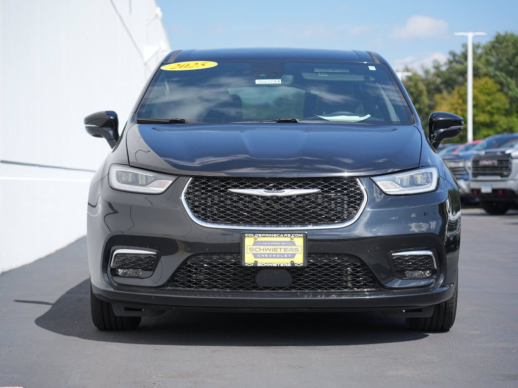 Used 2025 Chrysler Pacifica Select FWD image 8