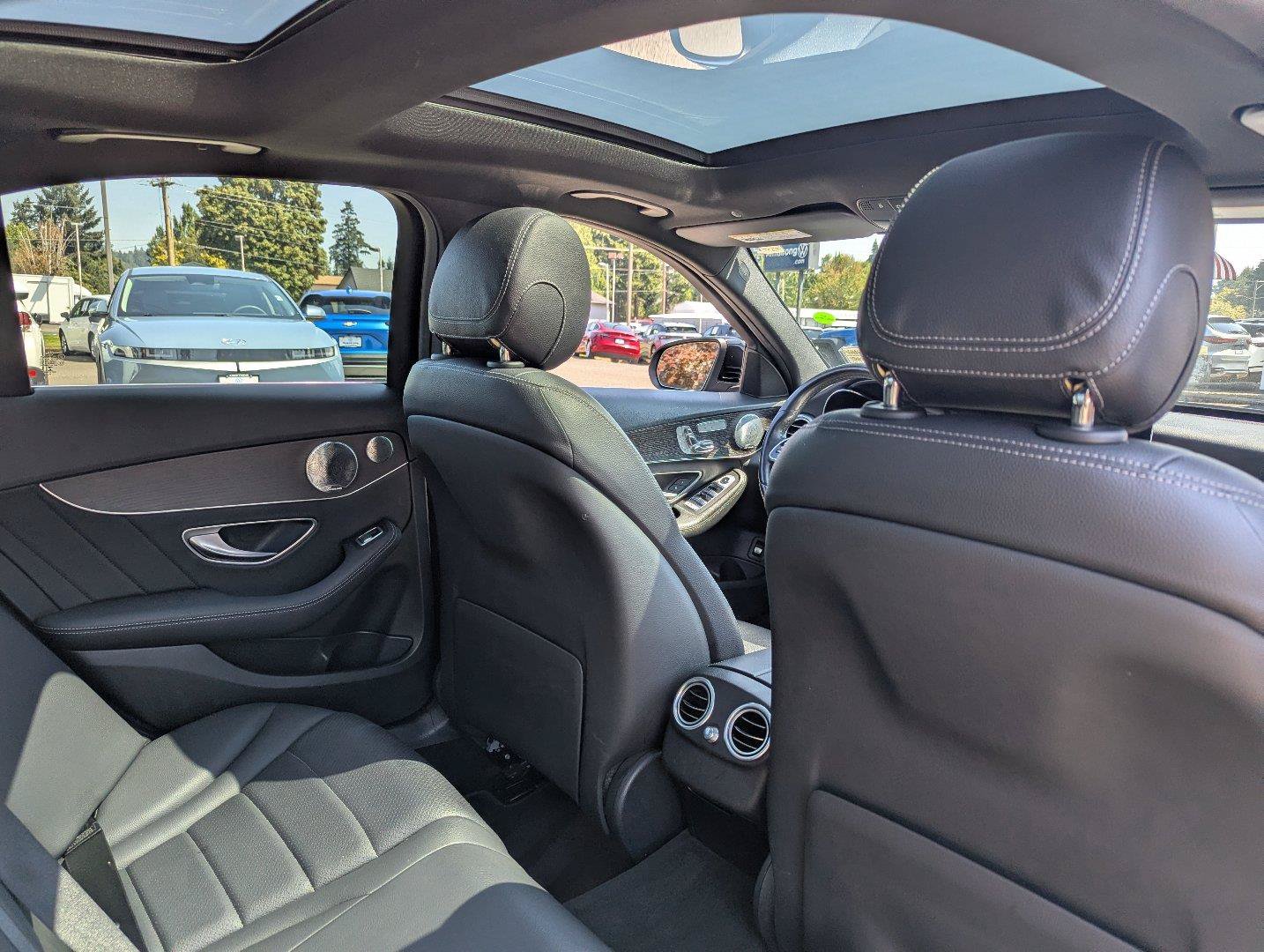 Used 2020 Mercedes-Benz C 300 4MATIC Sedan image 34