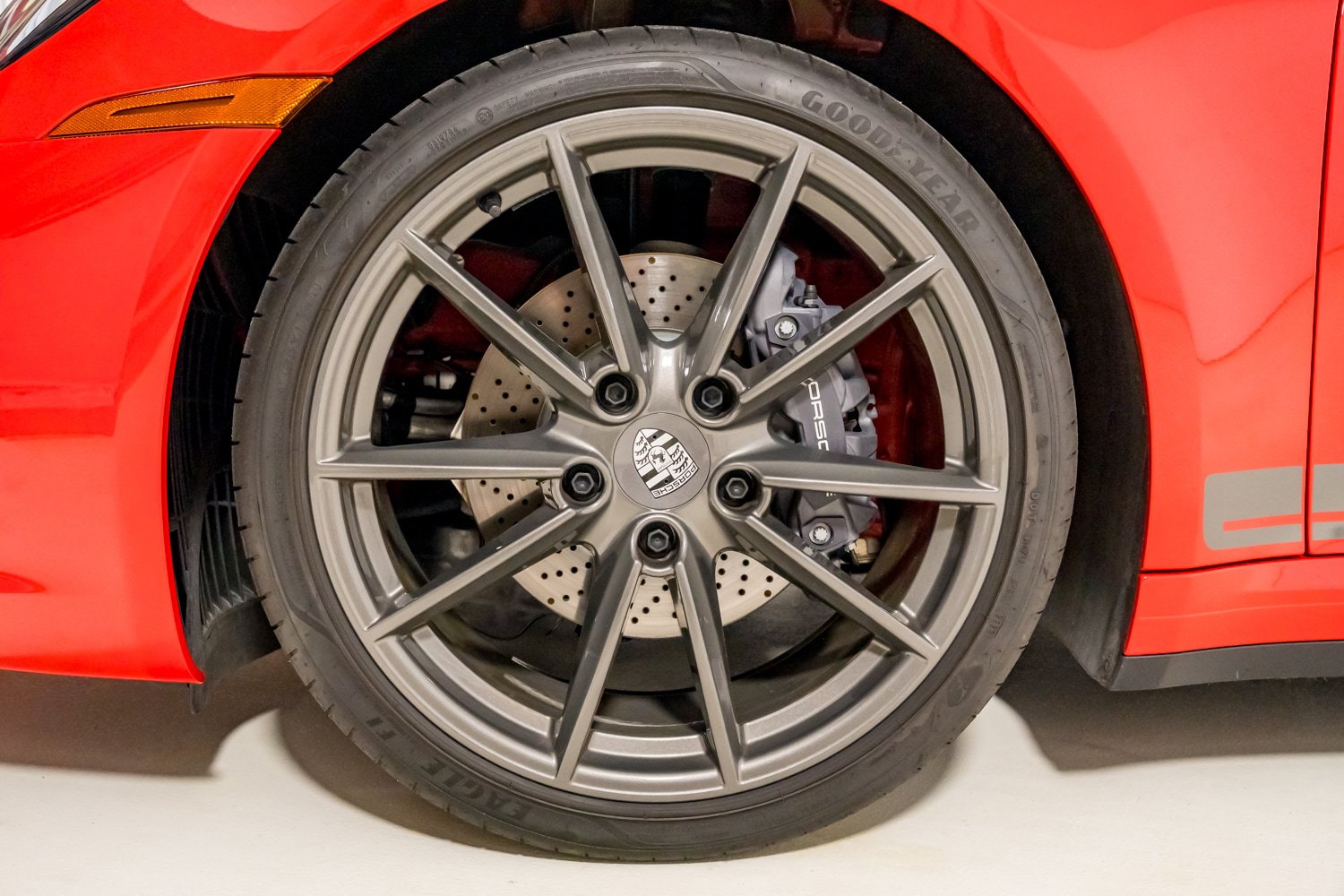 Used 2024 Porsche 911 Carrera T RWD image 12