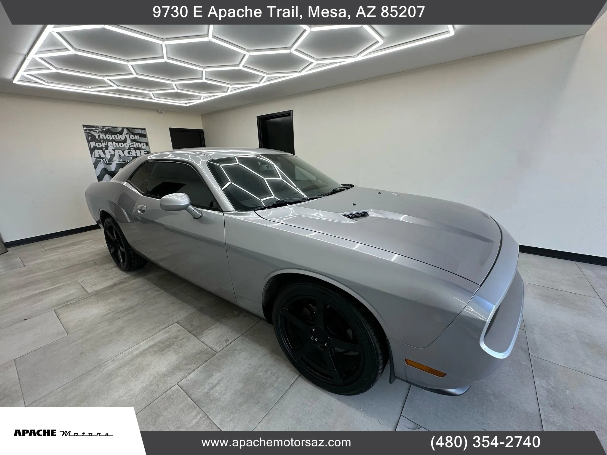 Used 2014 Dodge Challenger SXT image 6