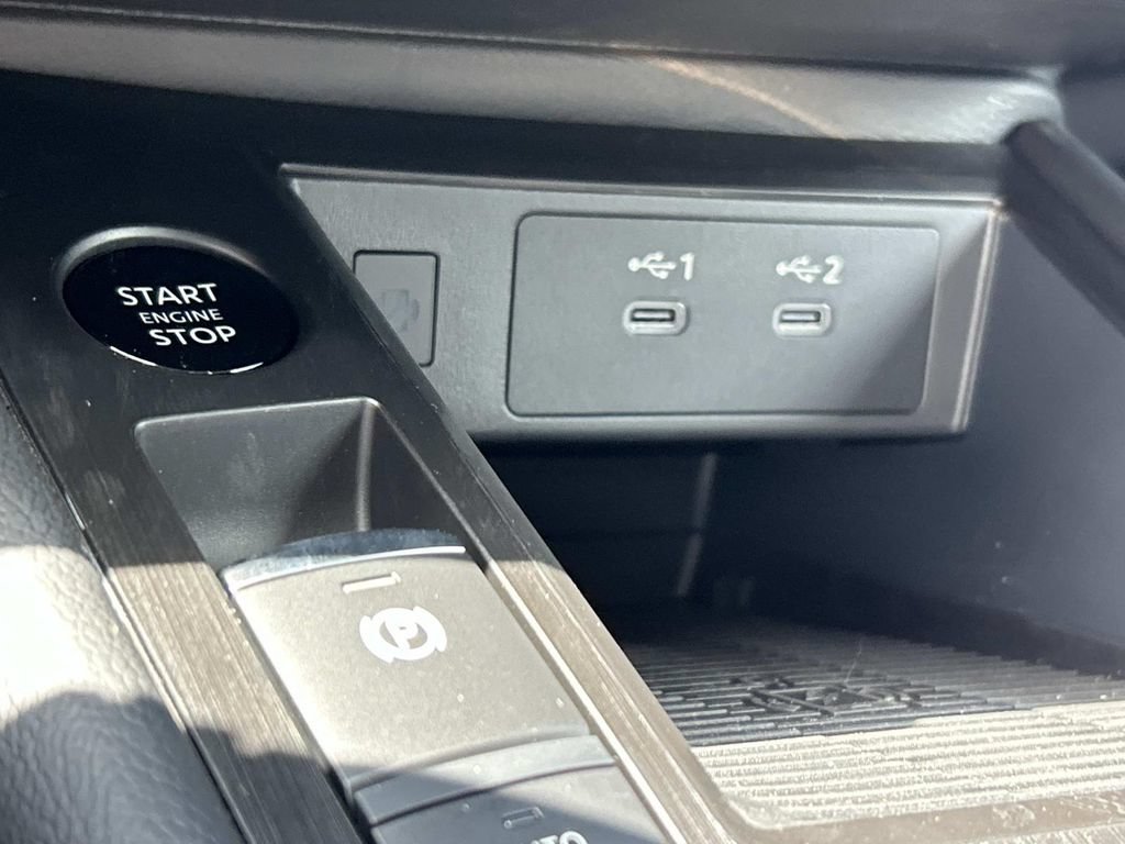 New 2026 Nissan Kicks SR w/ SR Premium Package FWD image 33
