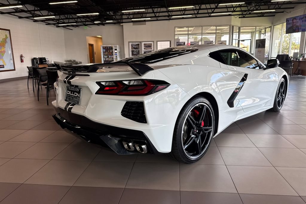 Used 2021 Chevrolet Corvette Stingray Coupe w/ Z51 Performance Package RWD image 5