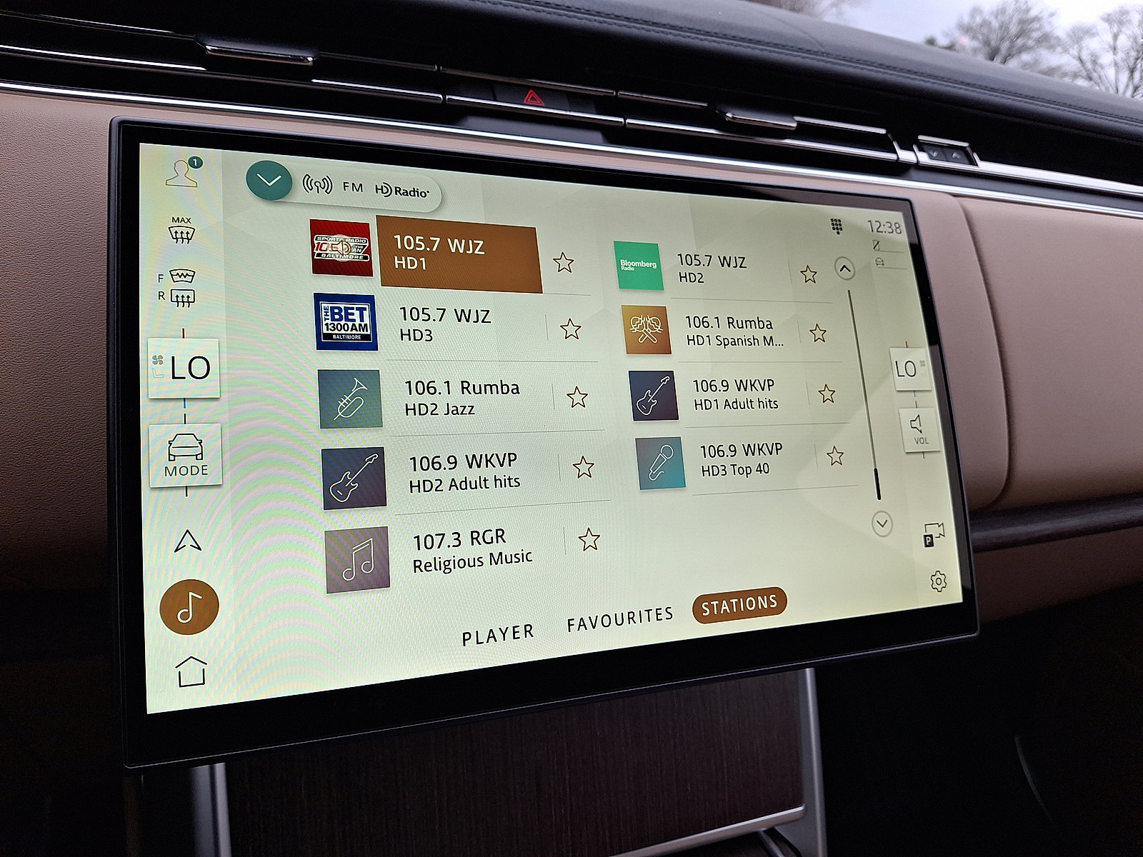 New 2026 Land Rover Range Rover Long Wheelbase SE image 9