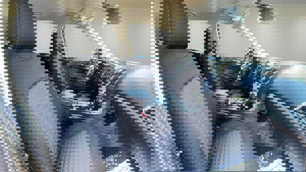 Used 2021 Ford Edge SE w/ Cargo Accessory Package image 13