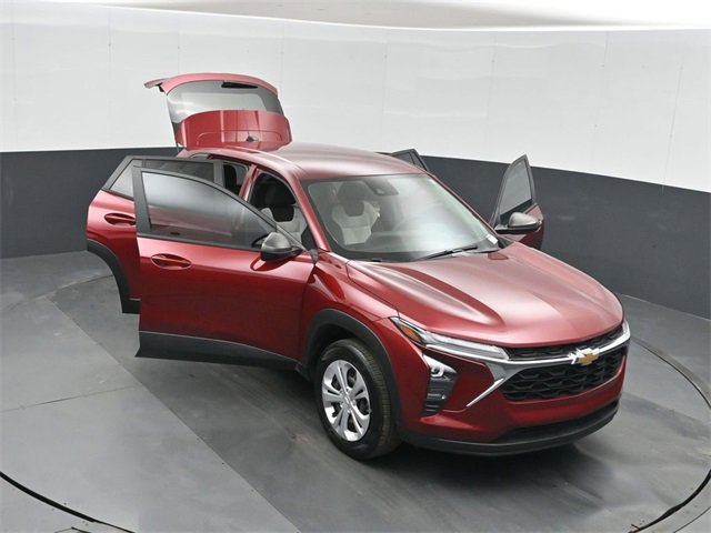 Used 2024 Chevrolet Trax LS image 50