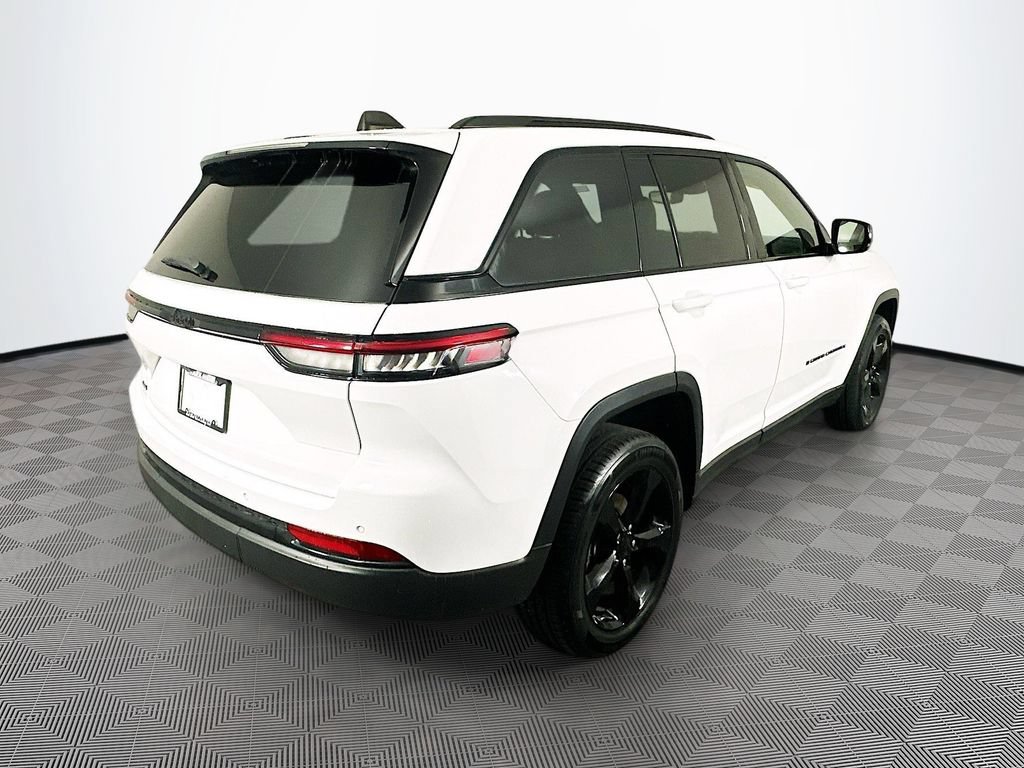 Certified 2023 Jeep Grand Cherokee Altitude AWD/4WD image 12