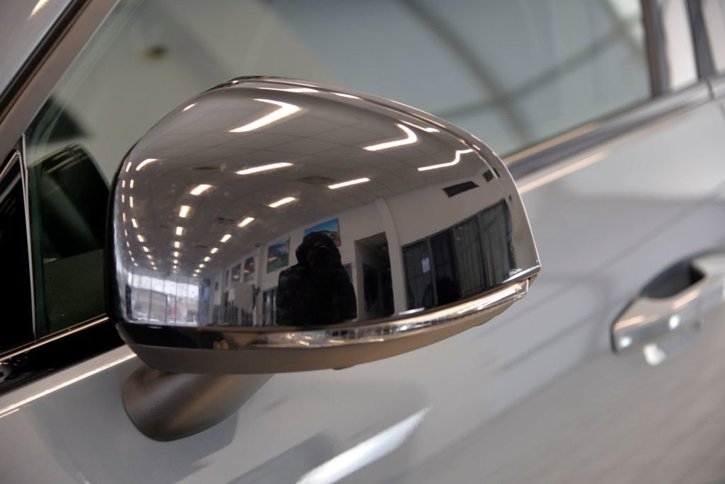 Used 2023 Volvo C40 P8 Recharge Plus image 12