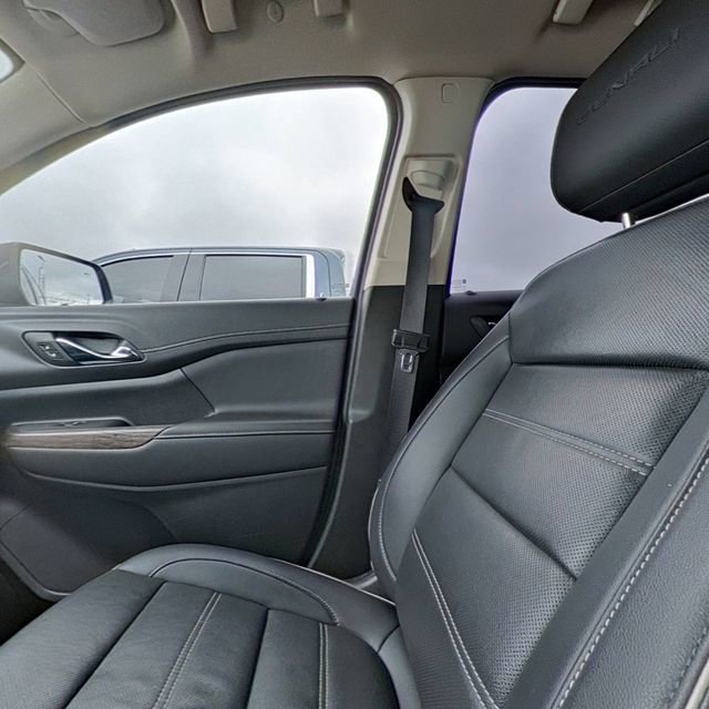 Used 2023 GMC Acadia Denali w/ Black Diamond Edition FWD image 28