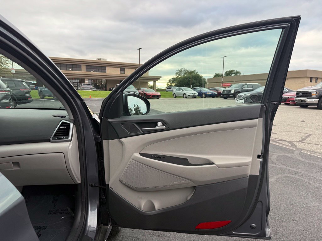 Used 2017 Hyundai Tucson SE w/ SE Popular Package 02 AWD/4WD image 33