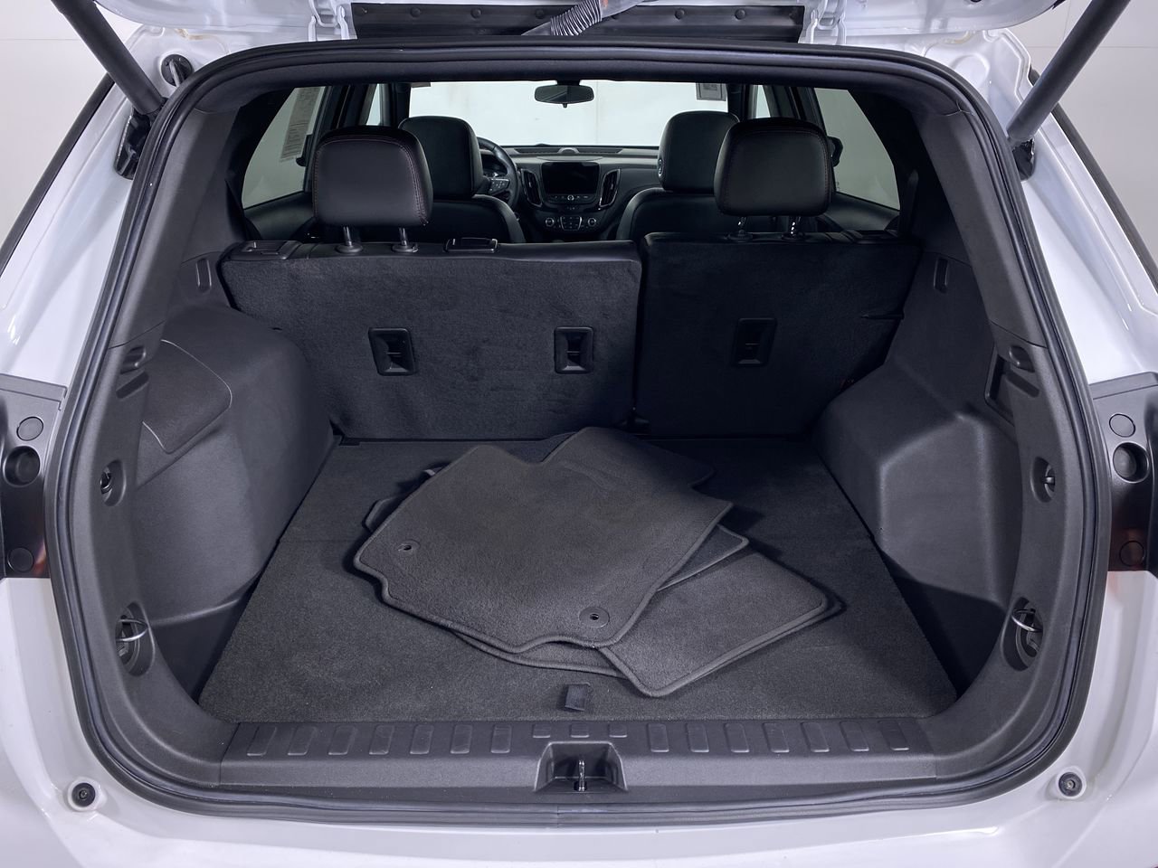 Certified 2023 Chevrolet Equinox RS w/ RS Leather Package FWD image 27