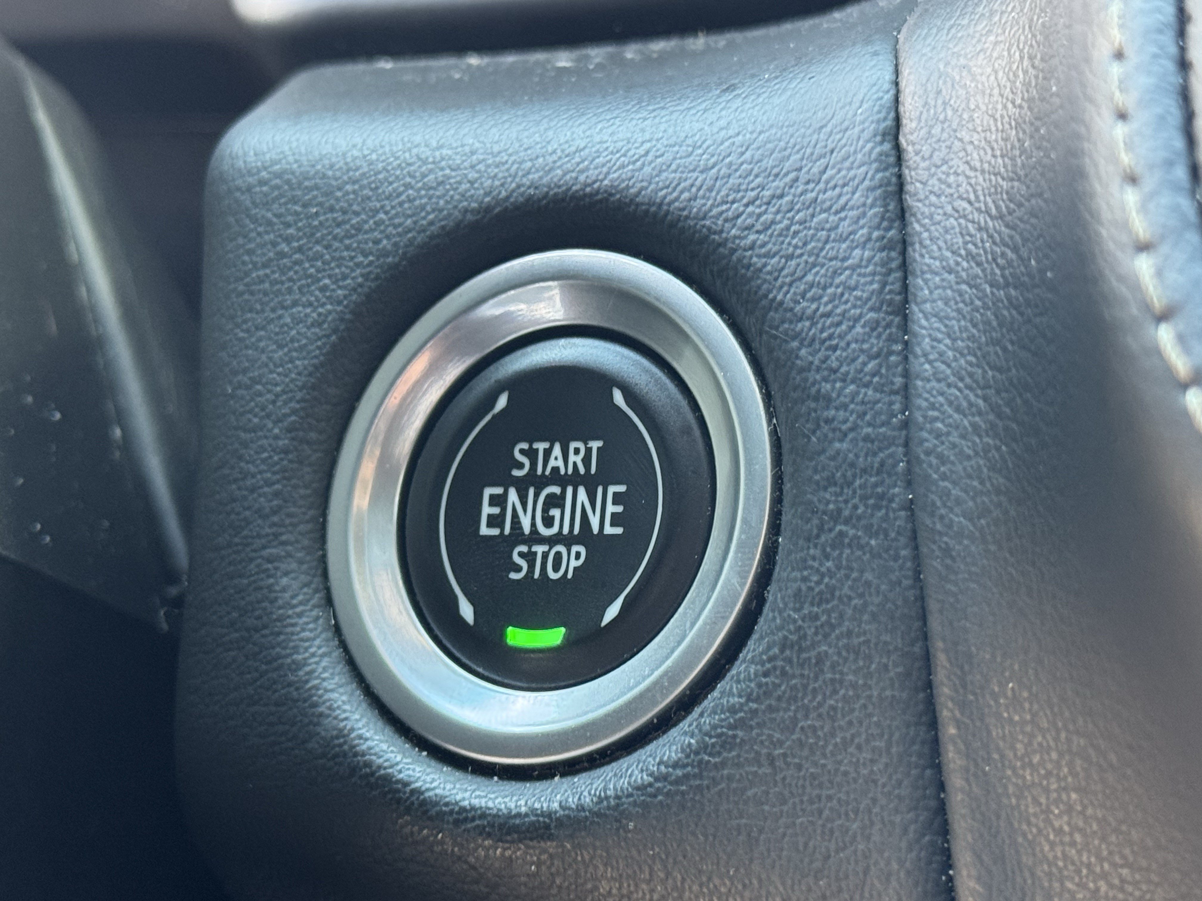 Used 2022 GMC Yukon SLT AWD/4WD image 35