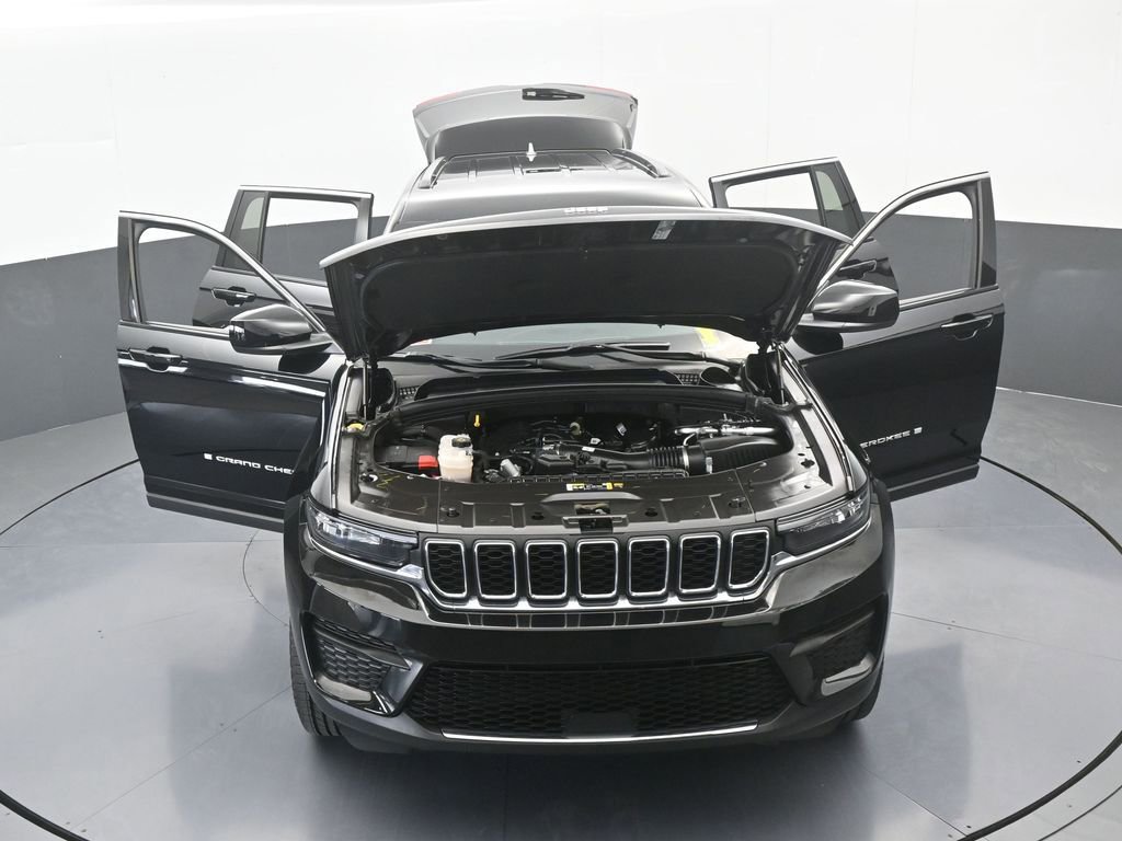 Used 2025 Jeep Grand Cherokee Laredo image 72