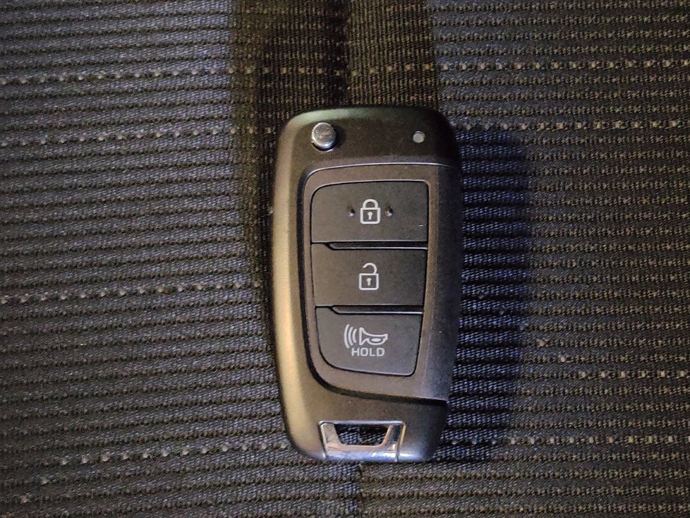 Used 2023 Hyundai Venue SE FWD image 32