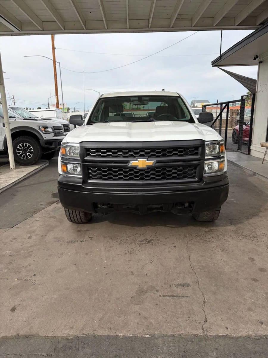 Used 2015 Chevrolet Silverado 1500 W/T w/ Trailering Package image 2