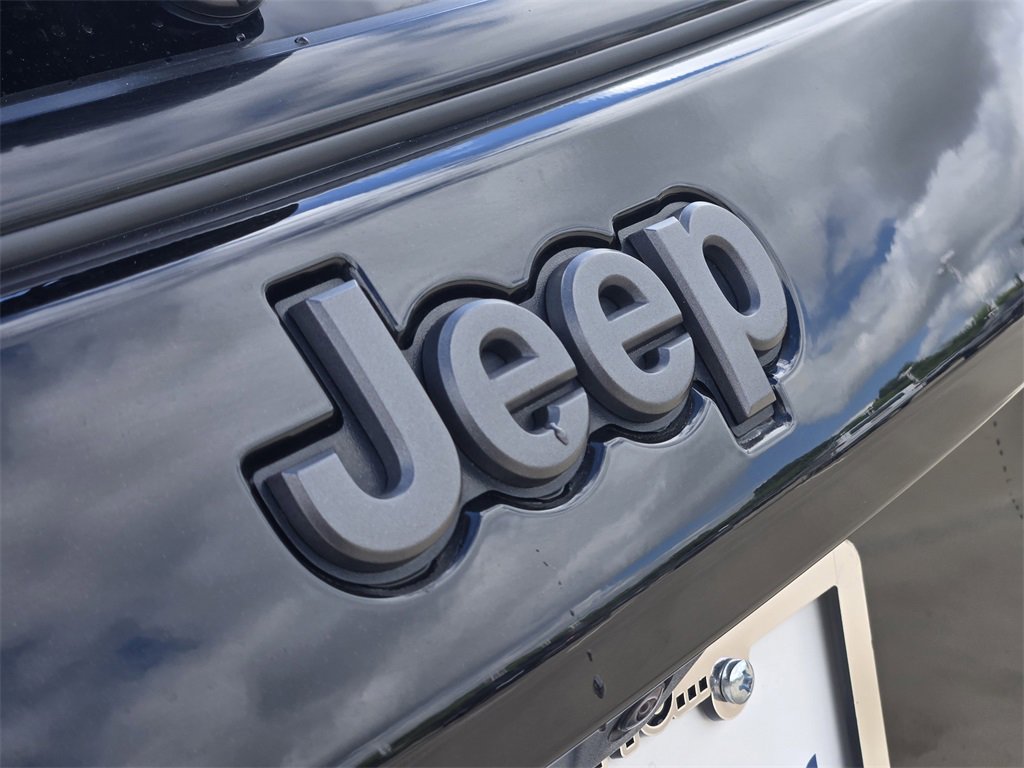 Used 2024 Jeep Compass Trailhawk image 12