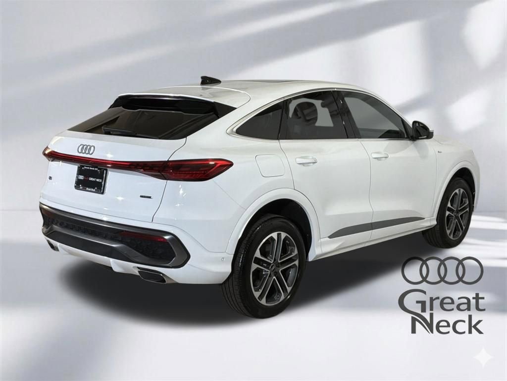Certified 2025 Audi Q5 Premium w/ Convenience Package image 11