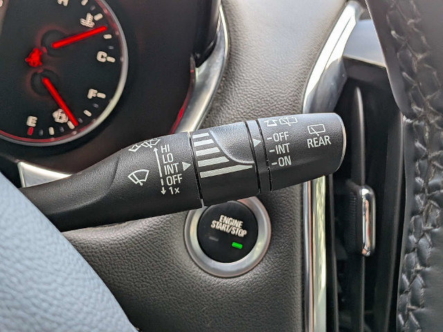 Used 2023 Chevrolet Traverse Premier FWD image 33