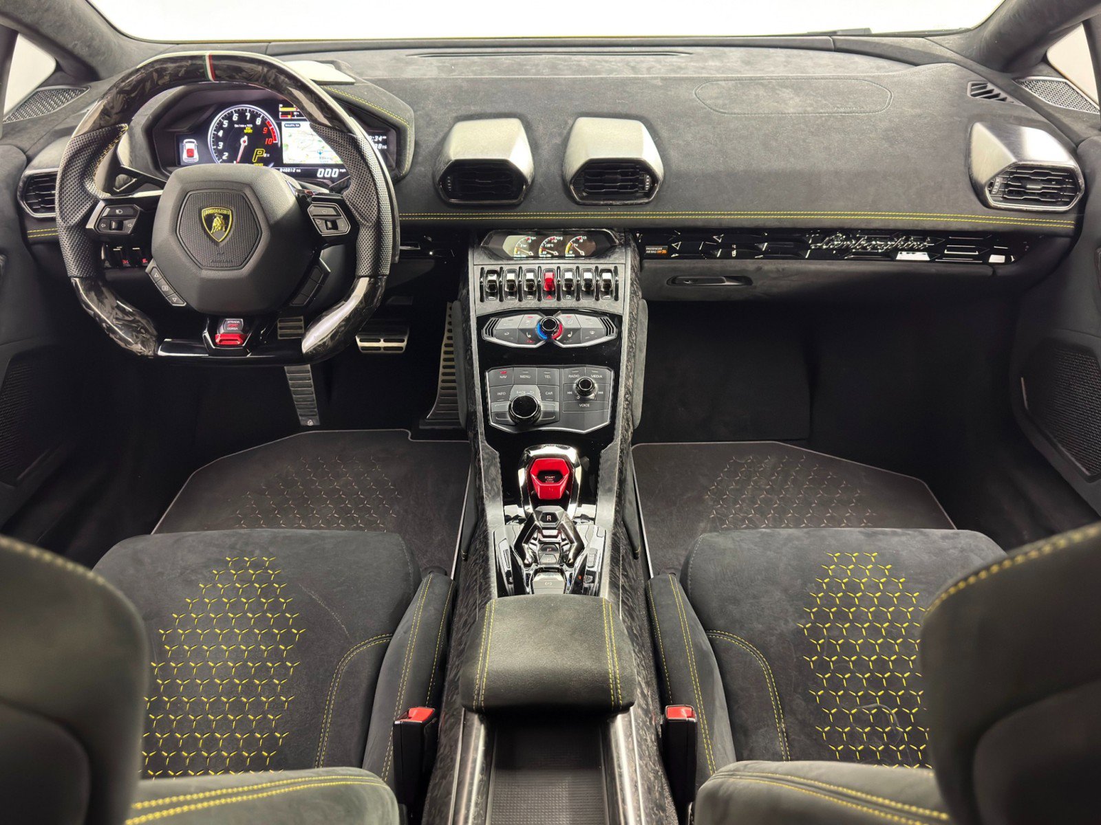 Used 2018 Lamborghini Huracan Performante image 14