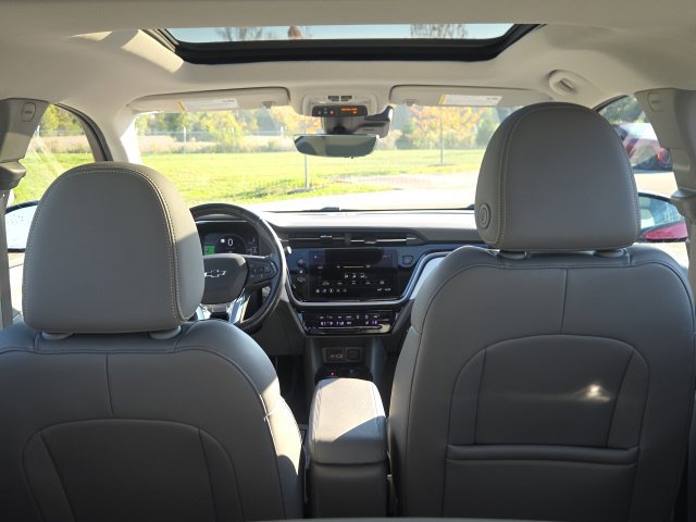 Used 2023 Chevrolet Bolt EUV Premier w/ Sun & Sound Package FWD image 10