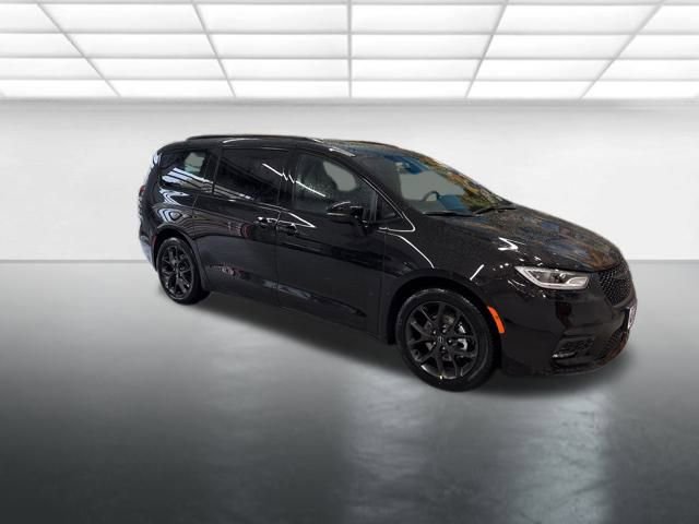 New 2026 Chrysler Pacifica Select w/ S Appearance Package image 9