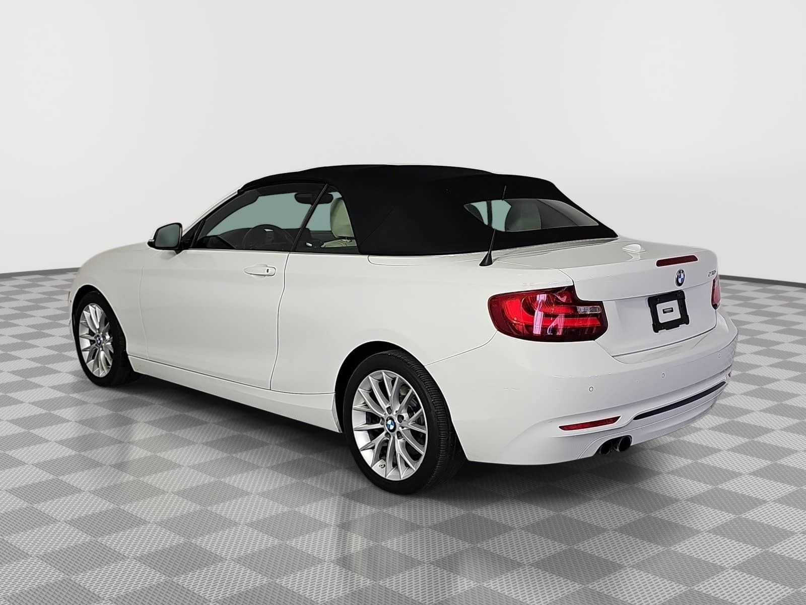 Used 2017 BMW 230i Convertible RWD image 6