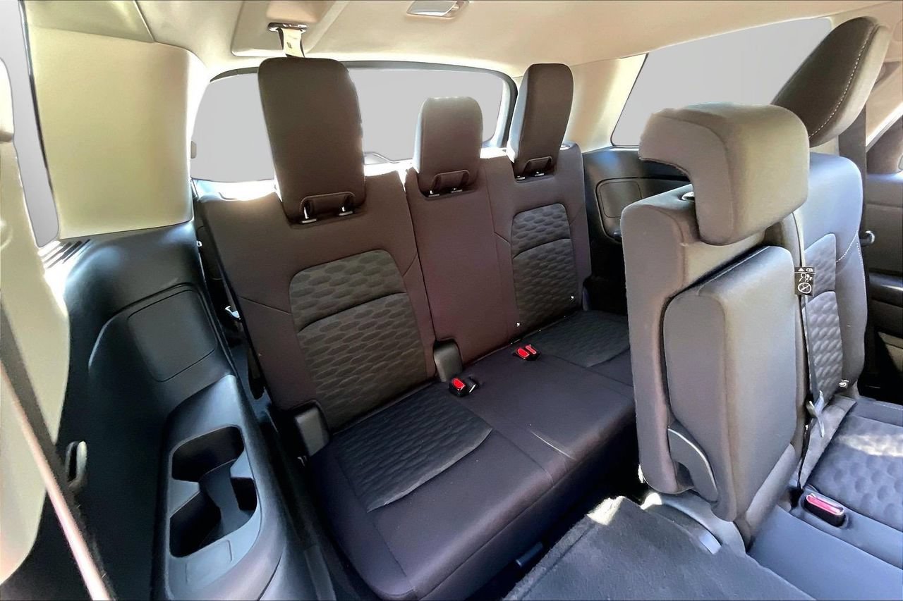 Used 2025 Nissan Pathfinder SV AWD/4WD image 24