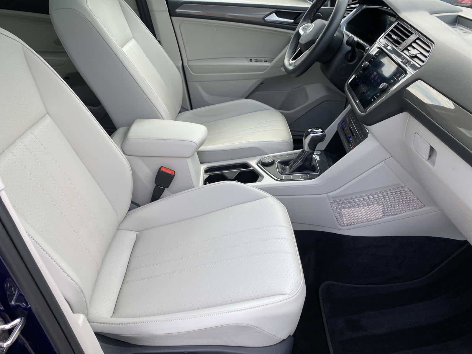 Used 2023 Volkswagen Tiguan SE AWD/4WD image 20