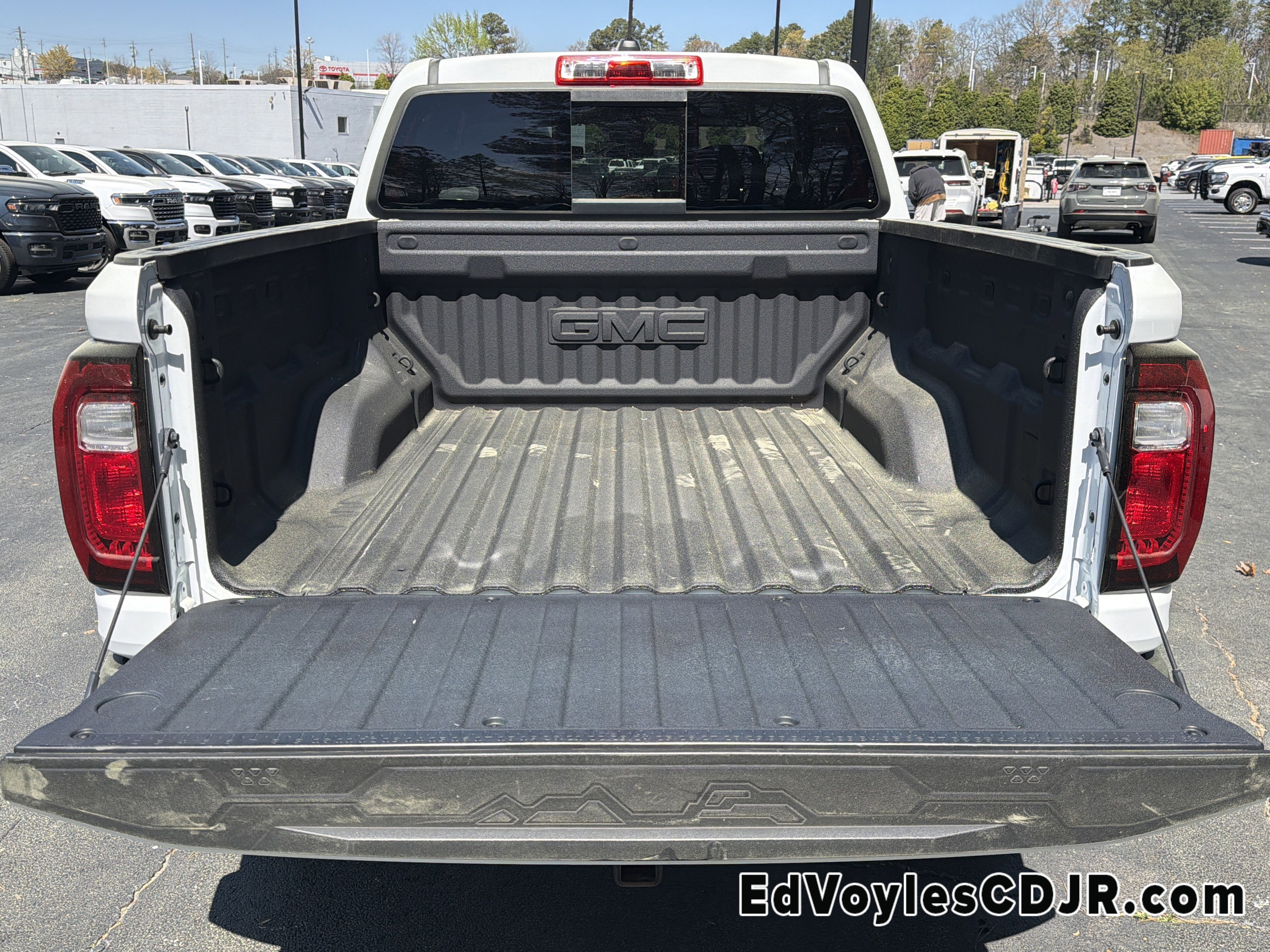Used 2025 GMC Canyon Elevation image 22