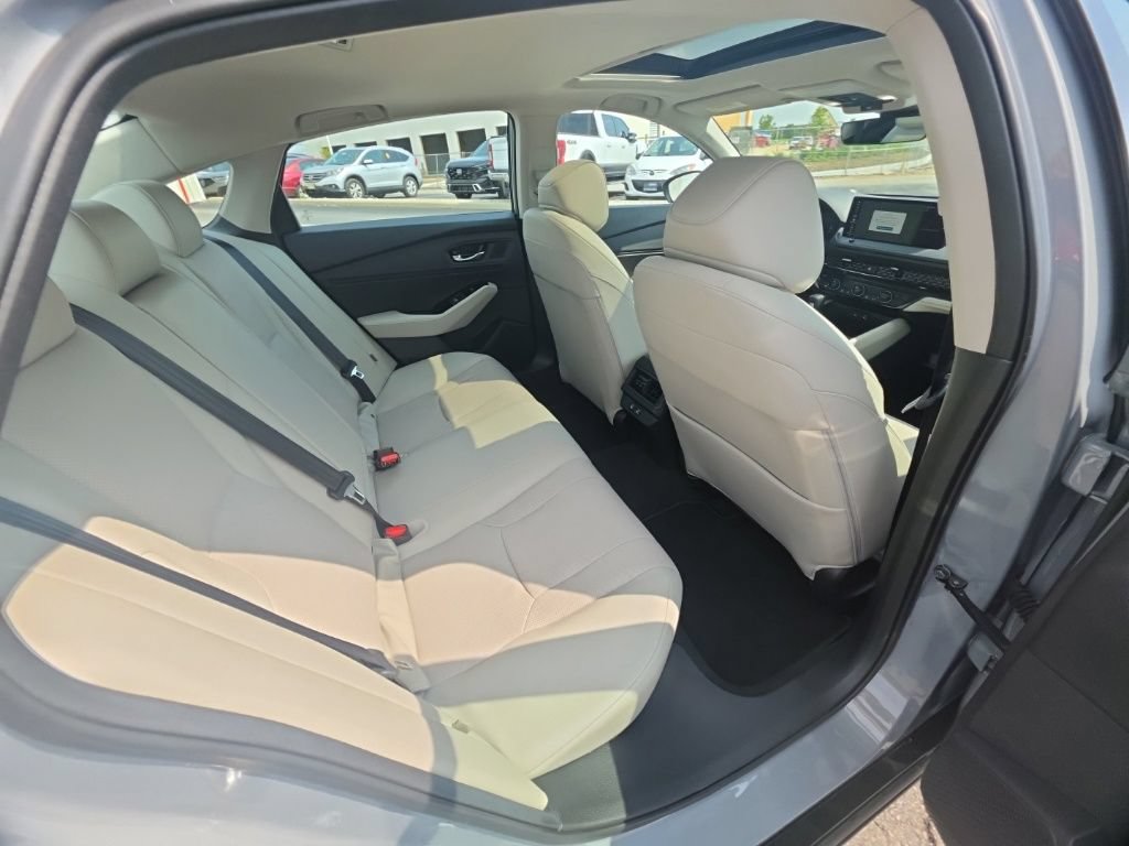 Used 2025 Honda Accord Touring image 30
