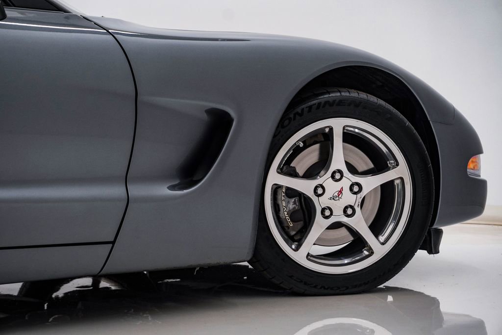 Used 2003 Chevrolet Corvette Coupe w/ Preferred Equipment Group RWD image 15