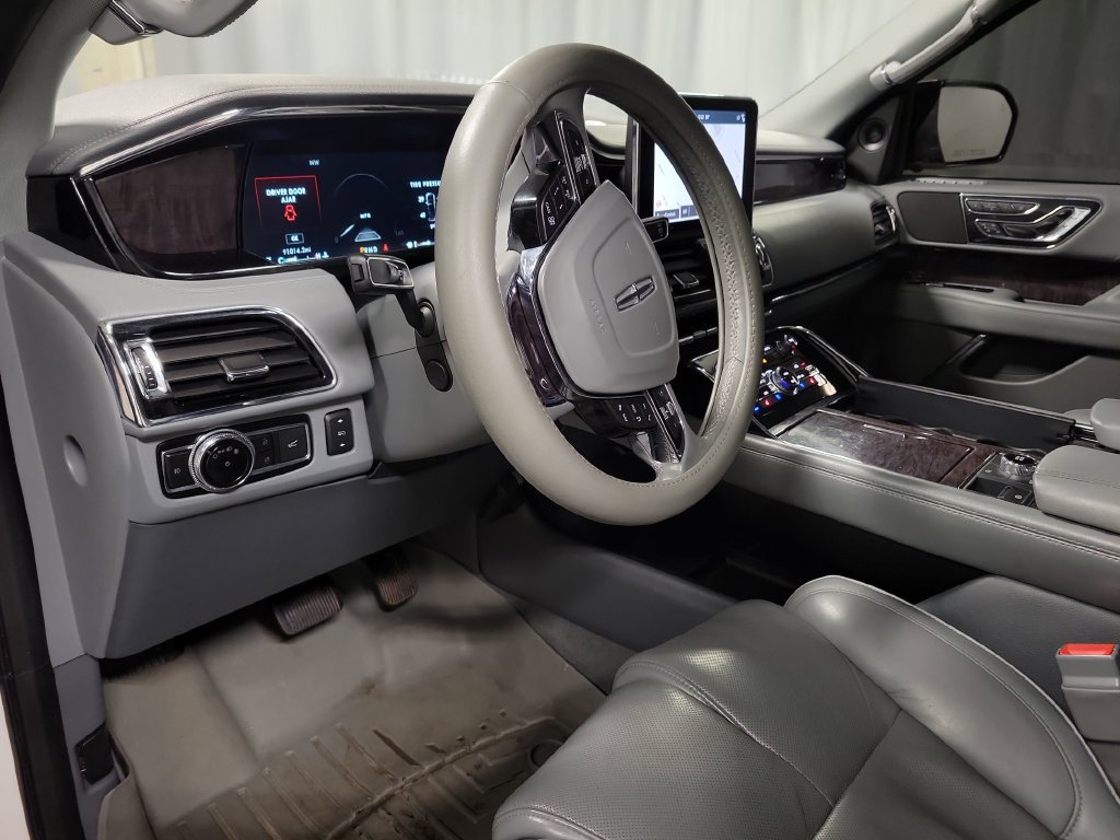 Used 2019 Lincoln Navigator Reserve AWD/4WD image 17