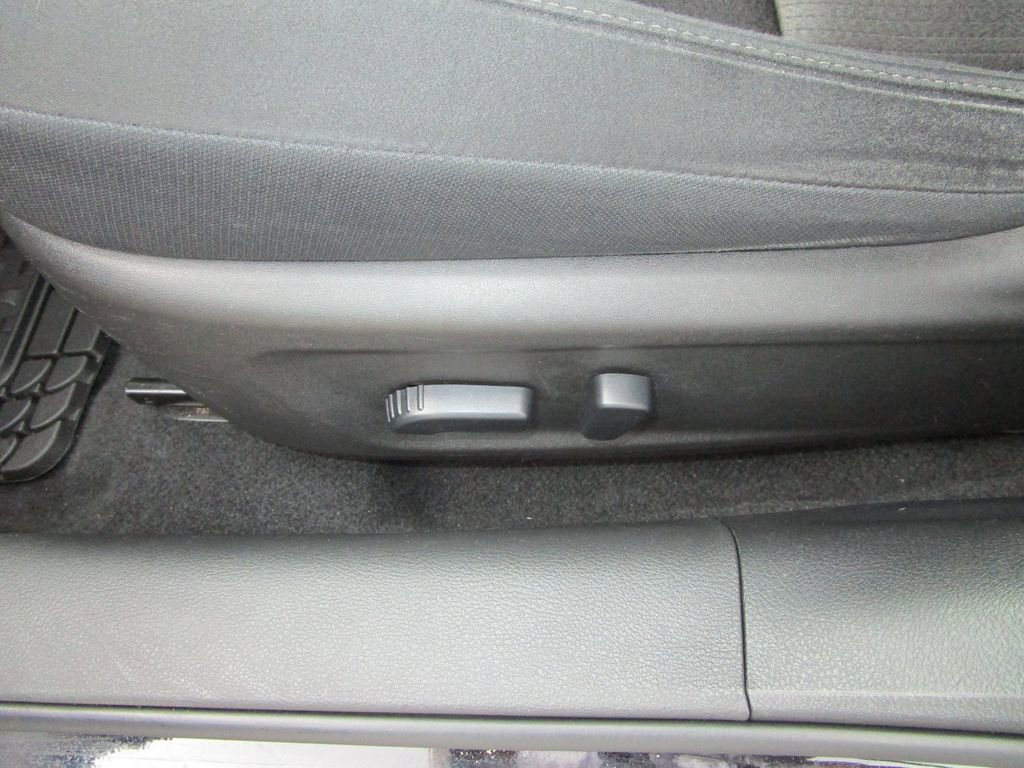 Used 2024 Nissan Altima 2.5 SV image 18