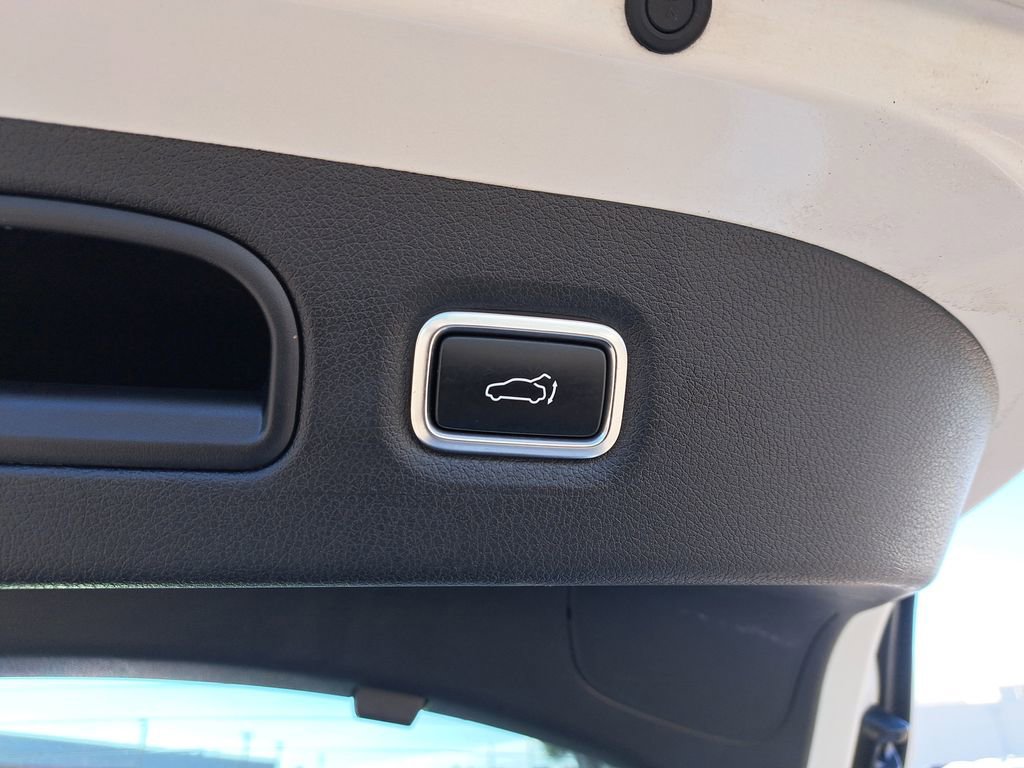 Used 2022 Kia Stinger GT2 w/ Red Interior Color Package image 7