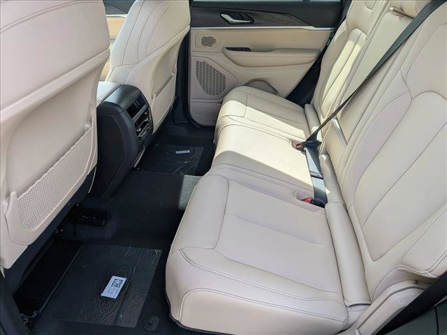New 2026 Jeep Grand Cherokee Limited AWD/4WD image 16