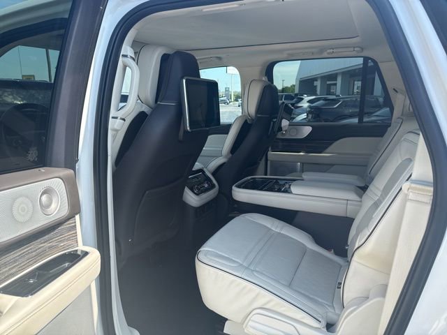 Used 2020 Lincoln Navigator L Black Label w/ Cargo Convenience Package AWD/4WD image 6