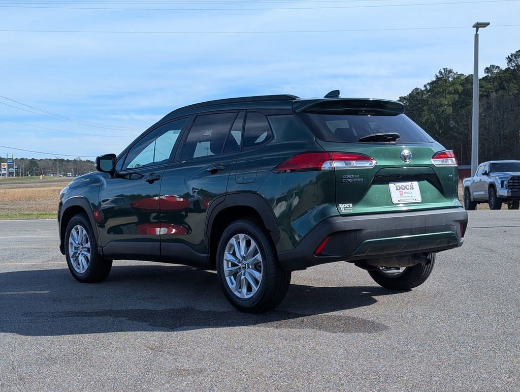 Used 2022 Toyota Corolla Cross LE image 3