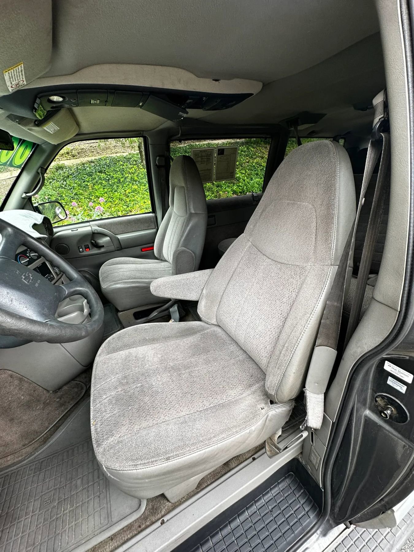 Used 2000 Chevrolet Astro Passenger RWD image 17