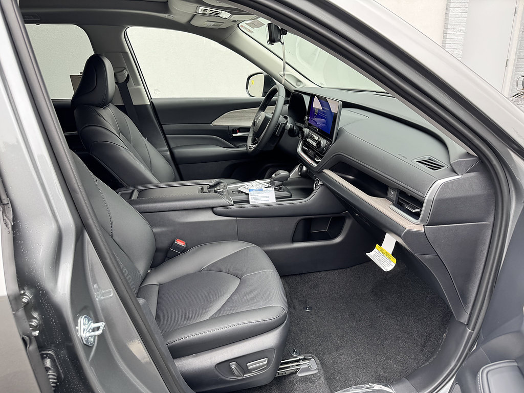 New 2026 Toyota Grand Highlander AWD image 15