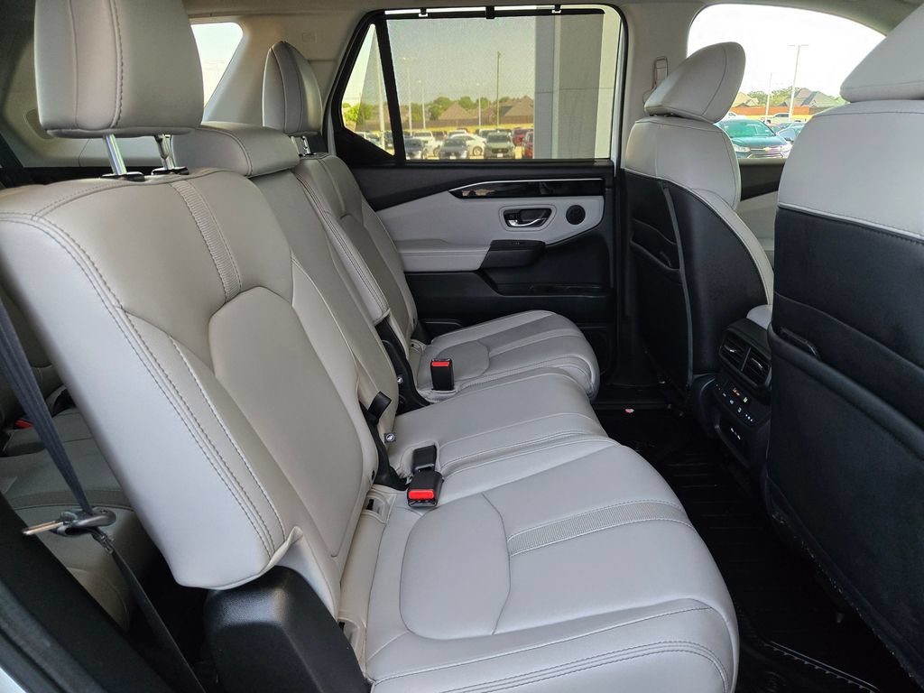 Used 2024 Honda Pilot Touring image 27