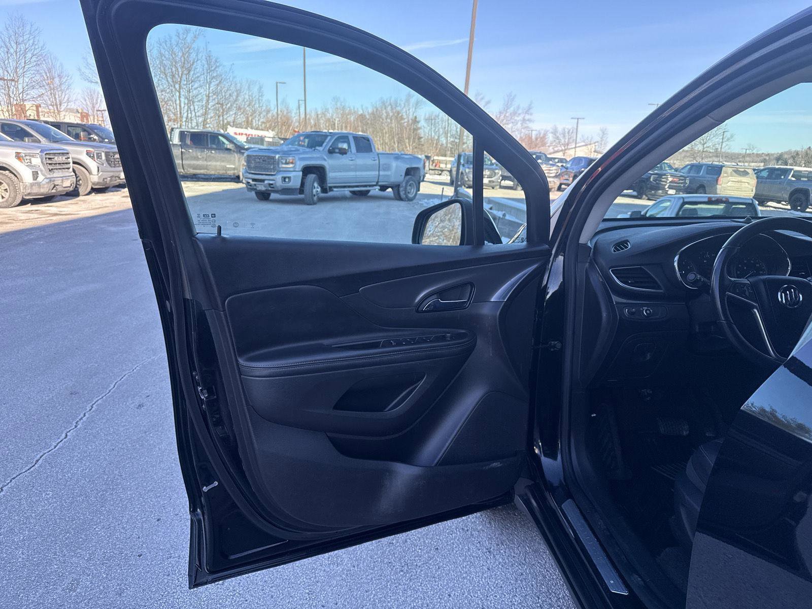 Used 2022 Buick Encore Preferred w/ Safety Package image 10