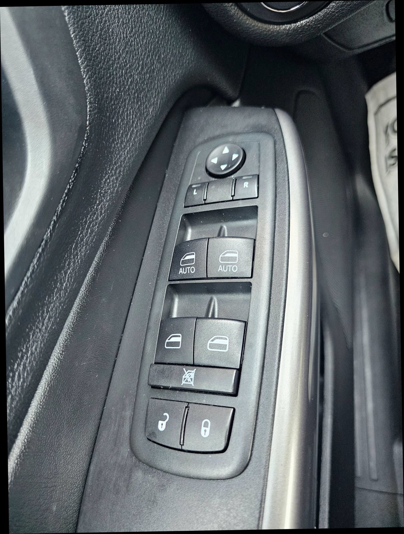 Used 2020 Jeep Cherokee Latitude Lux w/ Comfort/Convenience Group AWD/4WD image 20
