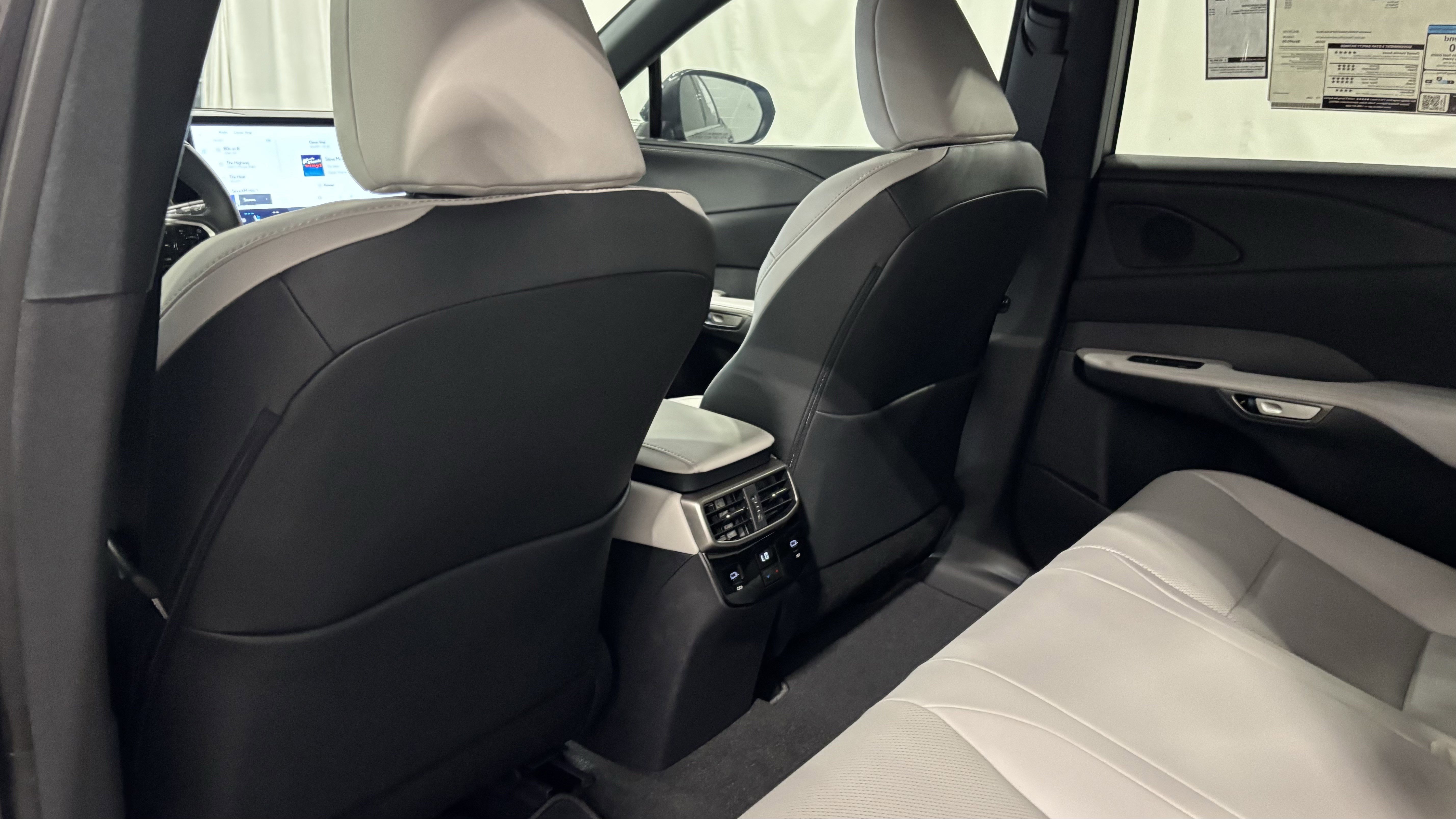 Used 2026 Lexus RX 350h w/ Convenience Package AWD/4WD image 62