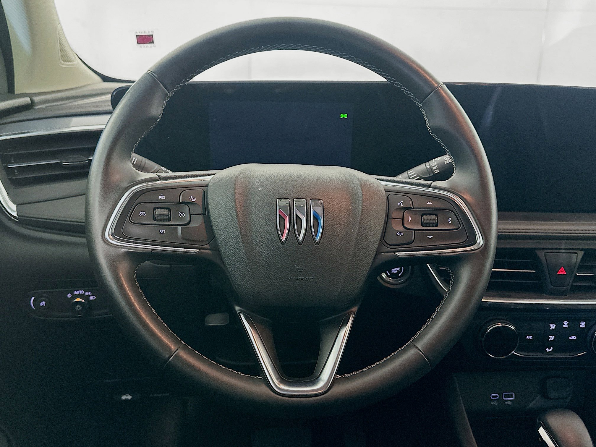 Used 2025 Buick Encore GX Preferred FWD image 18
