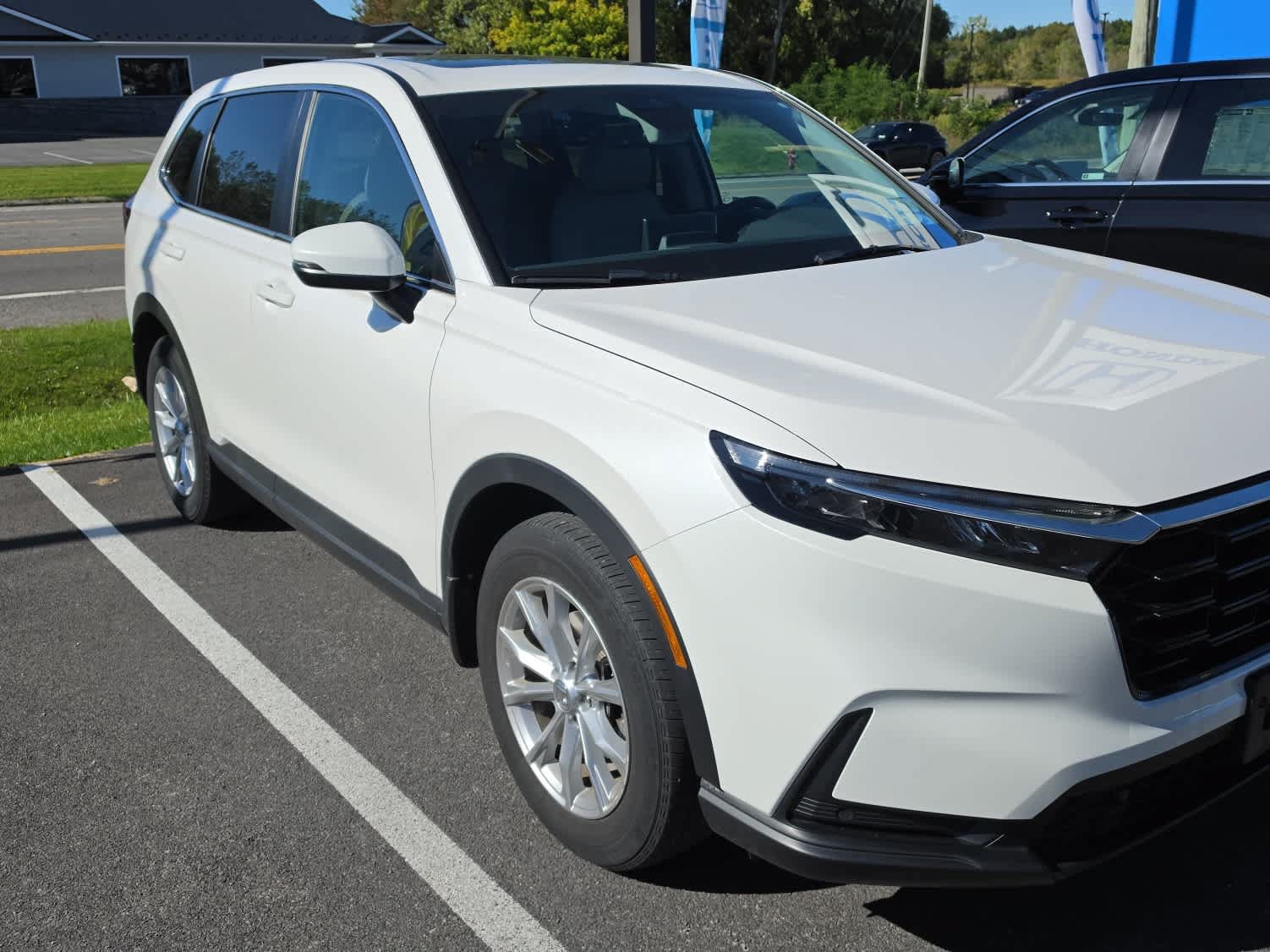 Used 2024 Honda CR-V EX-L image 2