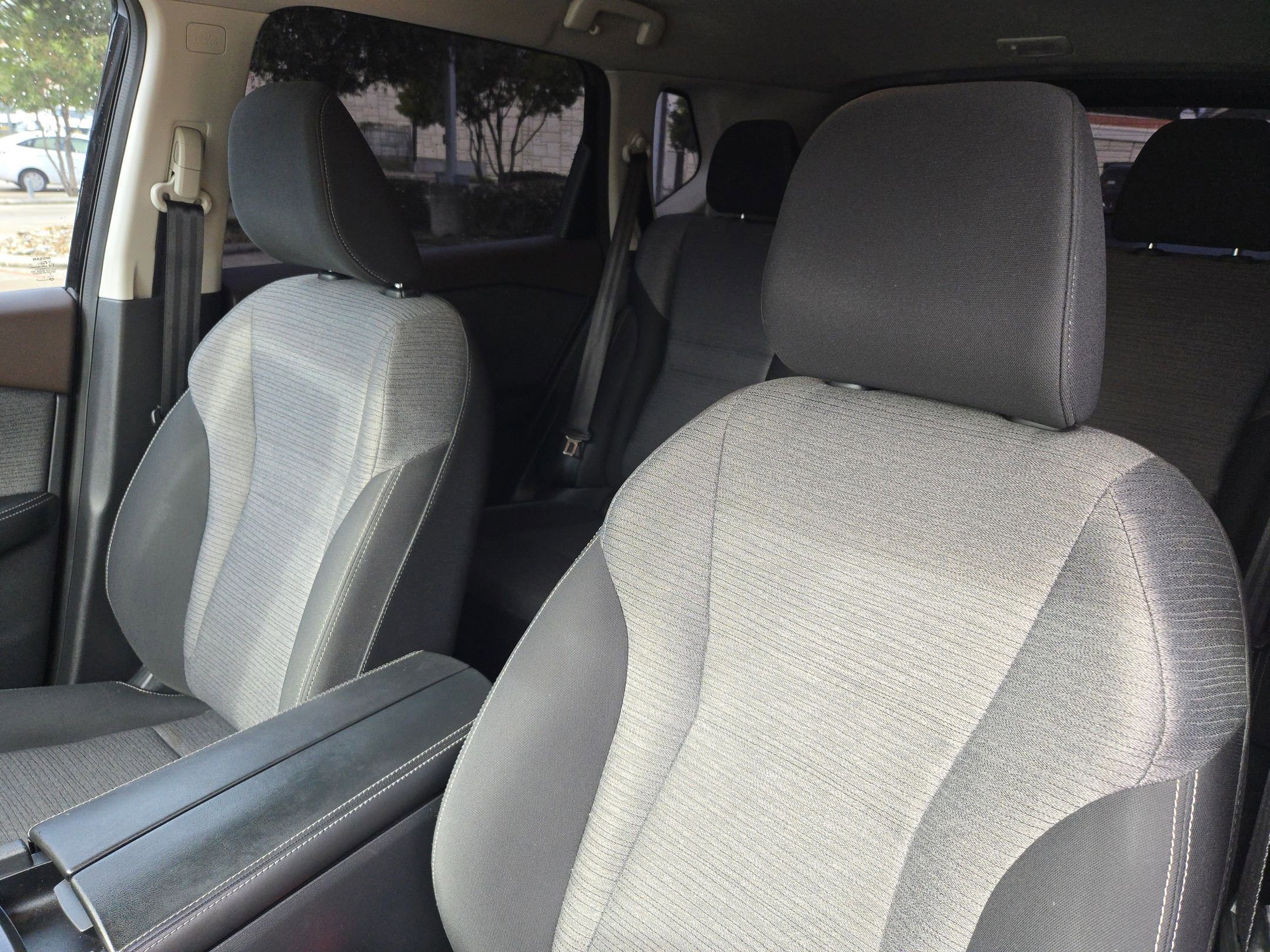 Used 2022 Nissan Rogue SV image 9